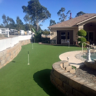 Green Lawn El Nido, California Putting Green Carpet, Beautiful Backyards